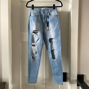 NWT Legend of London Distressed Crop Size 12 26” inseam, waist measures 13”